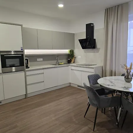 365 Park, Wallbox, Free Parking *