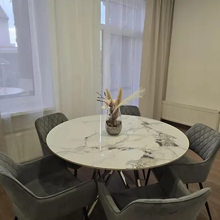 365 Park, Wallbox, Free Parking *