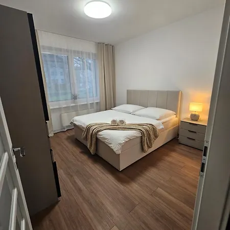 Appartement 365 Park, Wallbox, Free Parking Piest'any